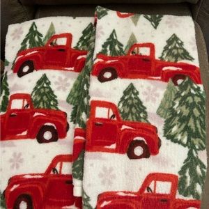 Table Runner with accessories